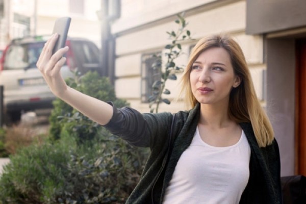 La drague à l’ère du numérique et du smartphone