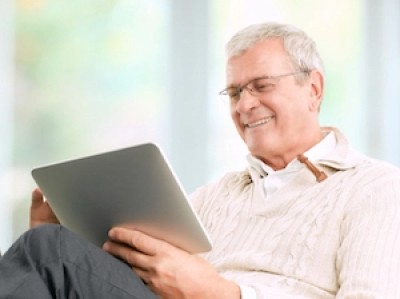 Utiliser internet pour faire des rencontres seniors, une pratique de plus en plus répandue